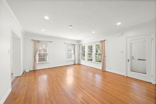 Foto del edificio - 2338 Shakespeare St