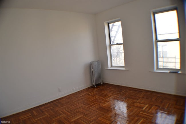 Building Photo - 2716 Newtown Ave
