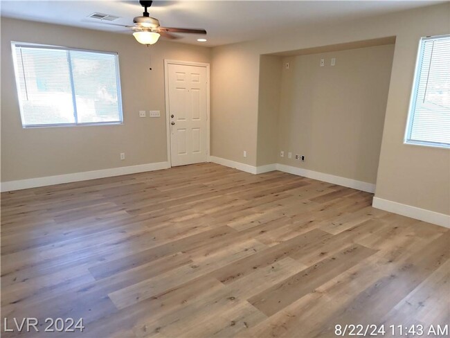 Building Photo - DON'T PASS THIS ONE UP!! SUPER CUTE HOME W...