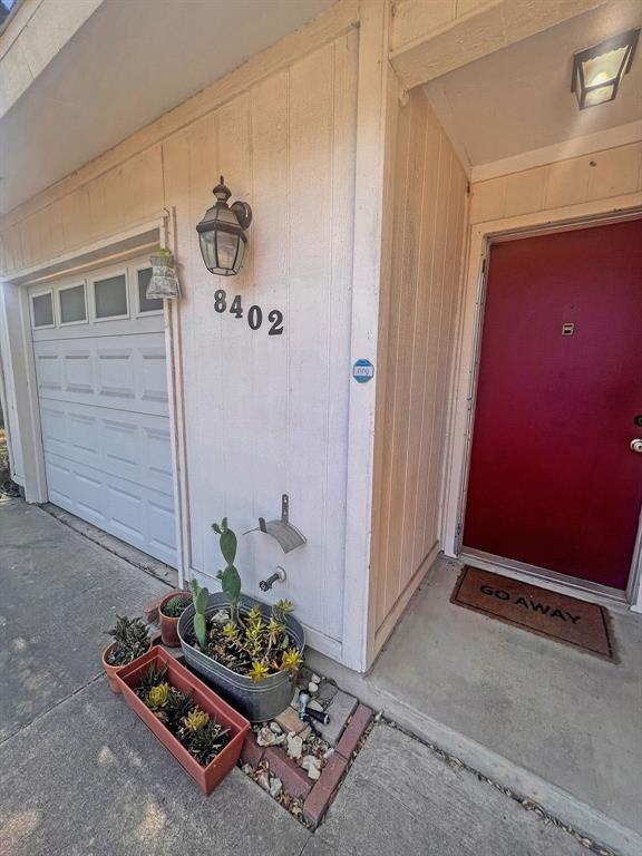 Foto del edificio - 8402 Cornwall Dr