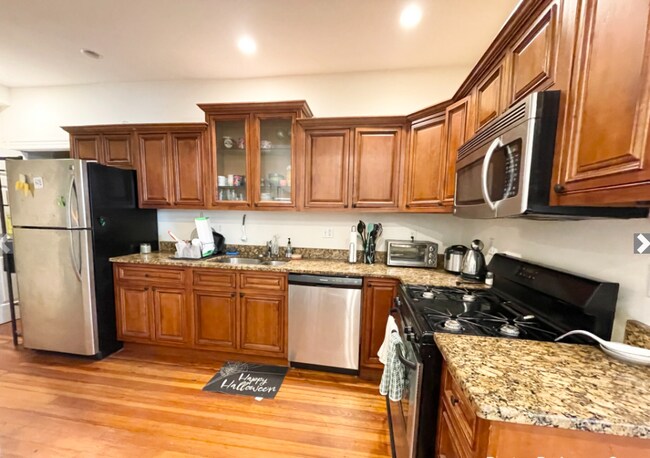 Foto del edificio - 112 Hillside St