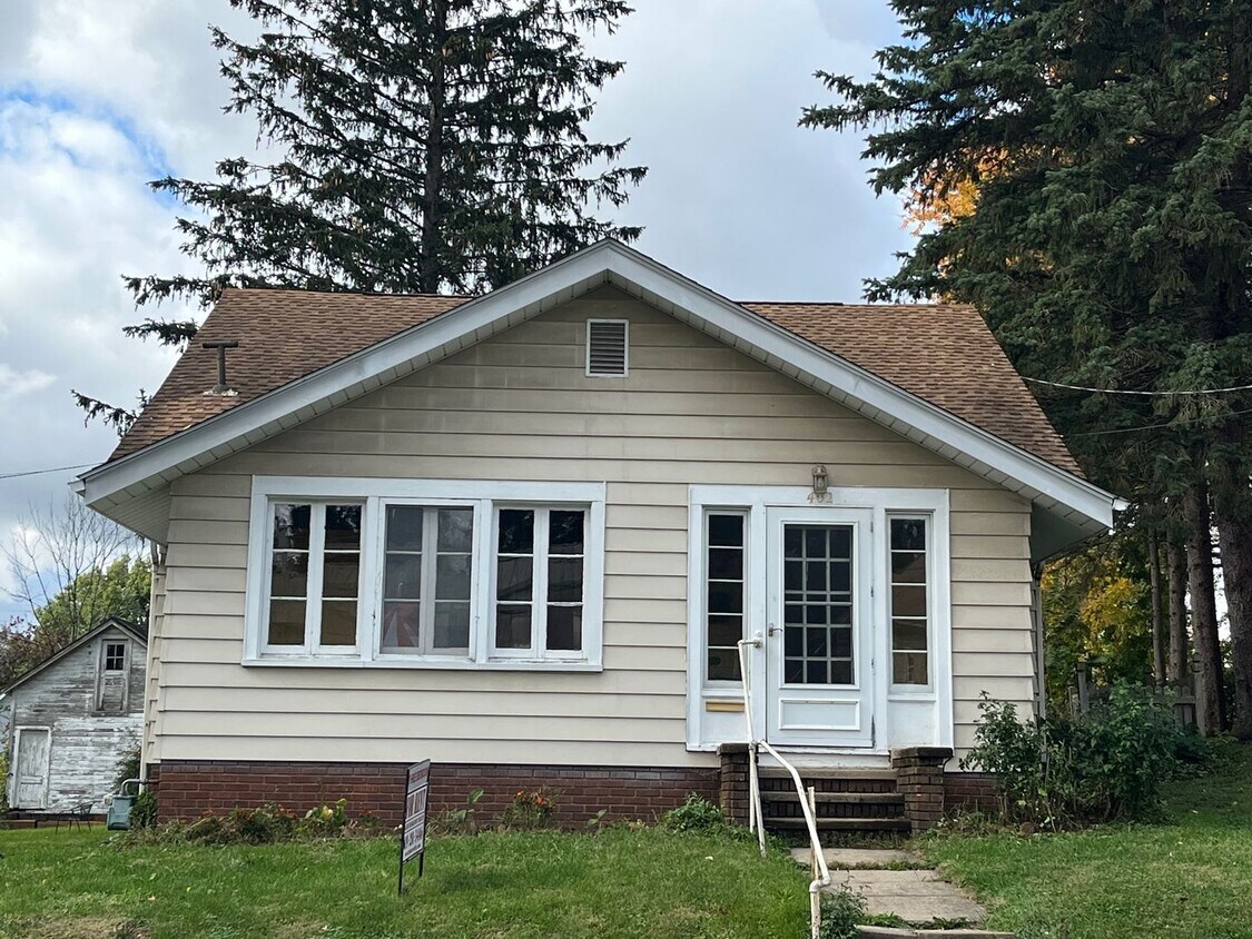 Primary Photo - Three Bedroom Home