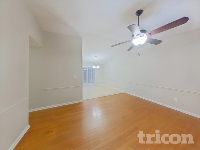 Foto del edificio - 2500 Justin Ct