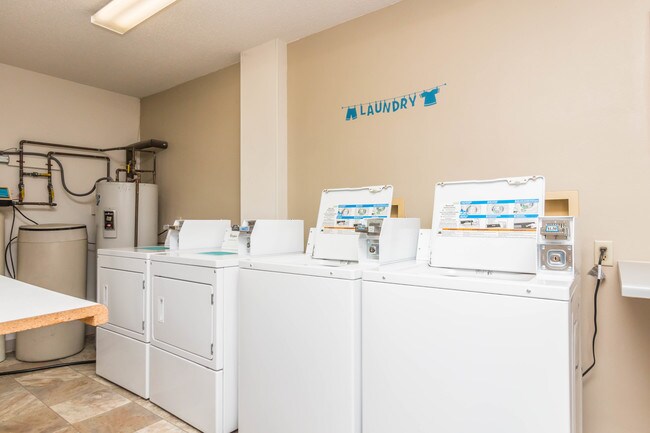 Laundry Facilities - 1821 8th St