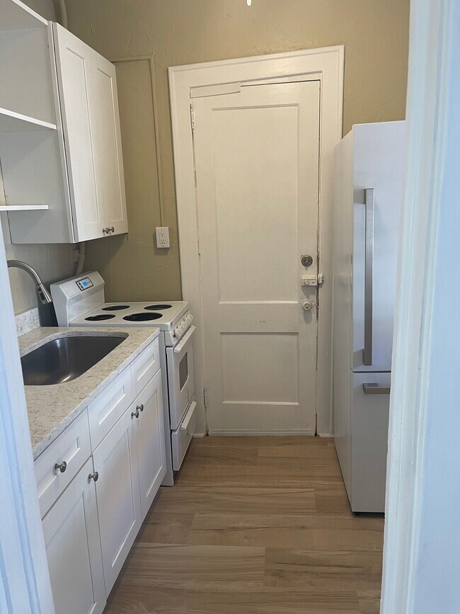 Foto del edificio - 210 N 17th St W