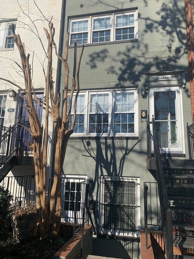 Building Photo - 1924 New Hampshire Ave NW