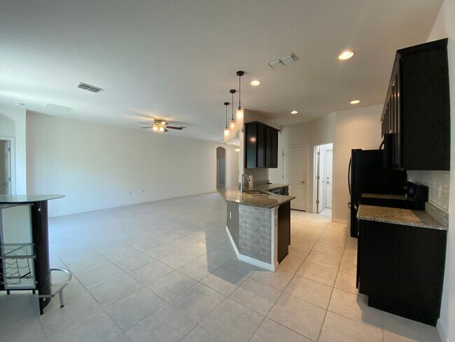 Foto del edificio - Stunning 3 Bed, 2 Bath Home in Gated Legac...