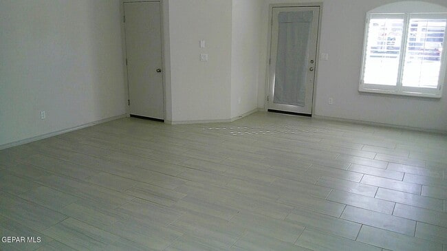 Building Photo - 7441 Norte Mesa Ln