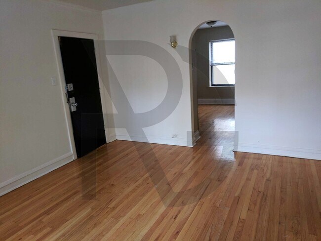 Building Photo - 4904 N Hoyne Ave