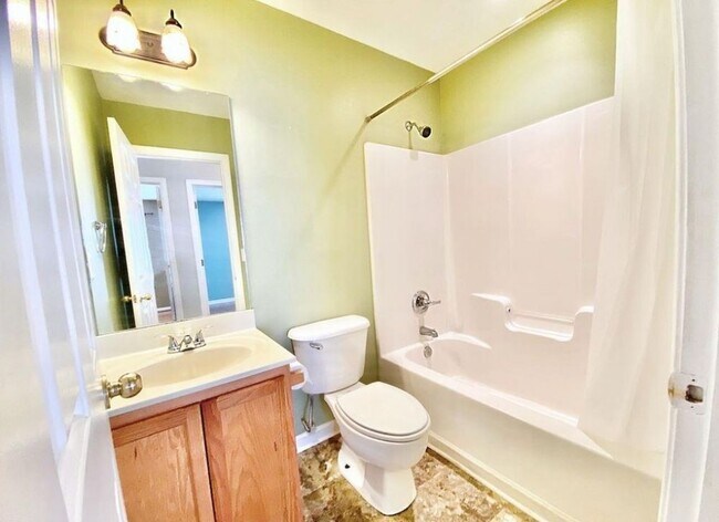 Building Photo - 4 Falcon Ridge Way, Greer, SC 29650