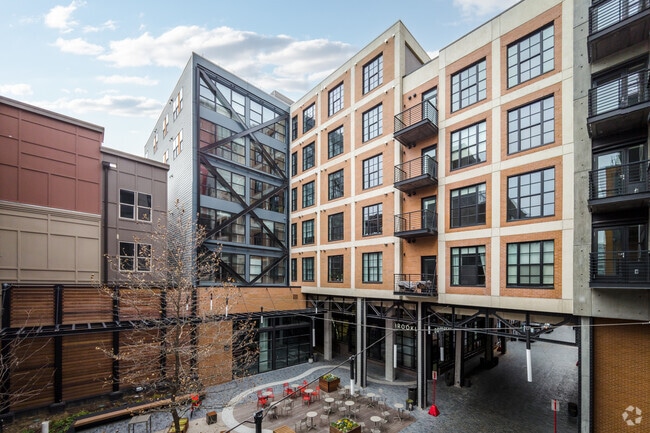 Judd & Weiler - Judd and Weiler Apartments