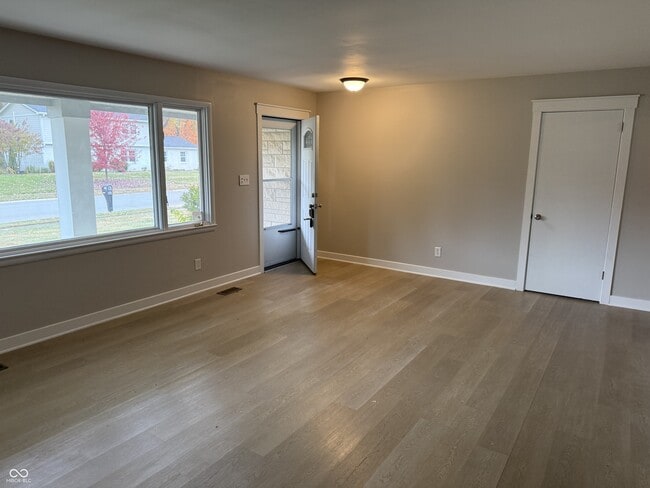 Building Photo - 223 Carlin Dr