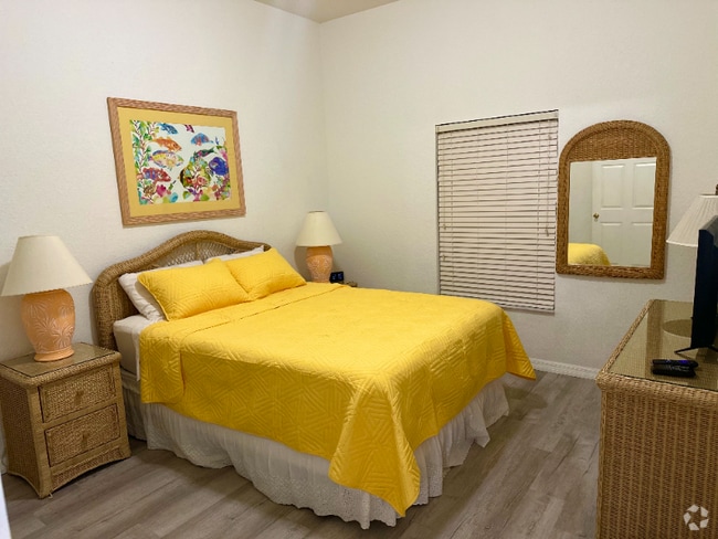 Building Photo - 1002 Gran Bahama Blvd
