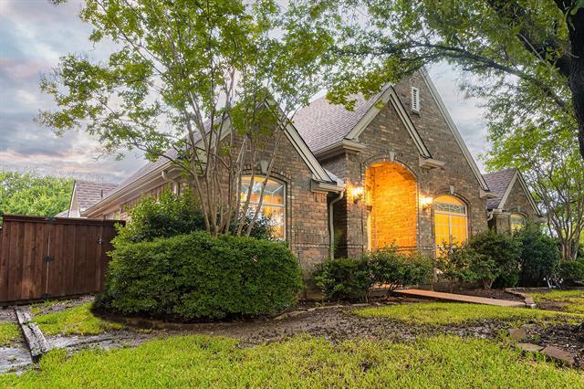 Foto del edificio - 9611 E Oaks Ln