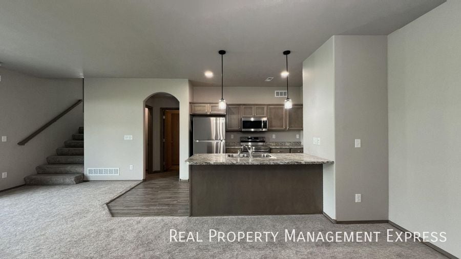 Primary Photo - 3 Bed 2.5 Bath Townhome