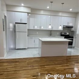 Foto del edificio - 39-37 48th Ave