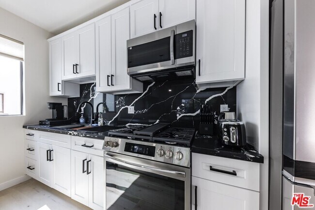 Foto del edificio - 9024 Phyllis Ave