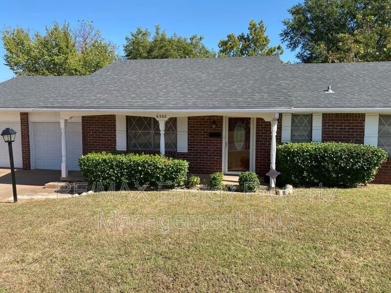 Primary Photo - 6300 N Wildewood Dr