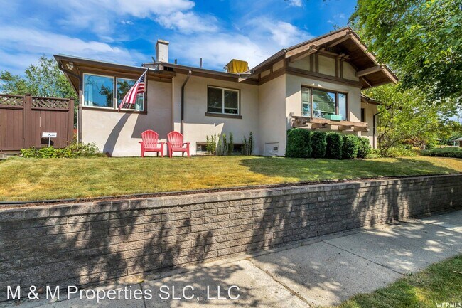 Foto del edificio - 3 br, 2 bath House - 1261 E Stratford Ave