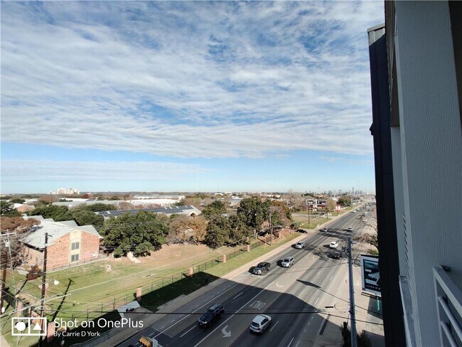 Foto del edificio - 4361 S Congress Ave