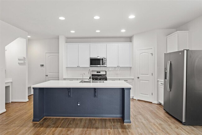 Building Photo - 221 Diamond Point Dr