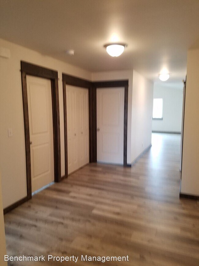 Building Photo - 3 br, 2 bath House - 1502 Oakwood Dr