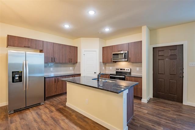 Building Photo - 713 Wheatfield Dr