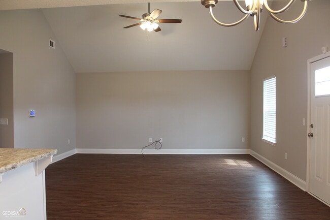 Building Photo - 7040 White Pine Ave