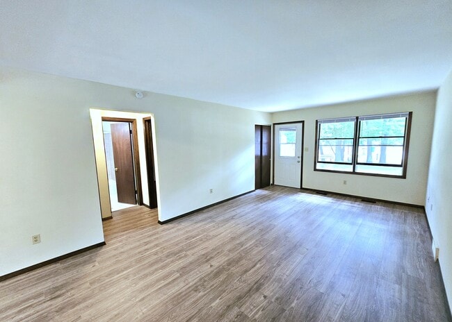Living Room- 12.2x9.4 - 292 Pine Ridge Rd