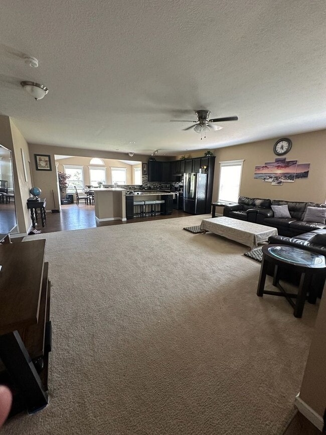 Building Photo - Spacious 5BR House in Commercial Point