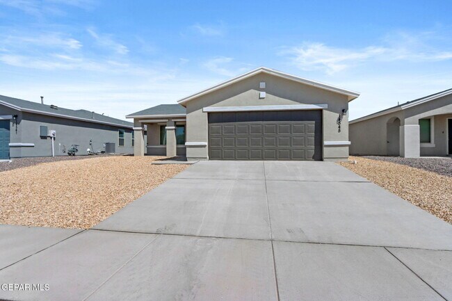 Foto del edificio - 14545 Faxon Yucca