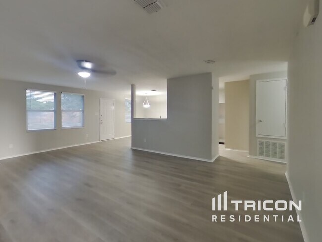Foto del edificio - 1405 Englewood Dr
