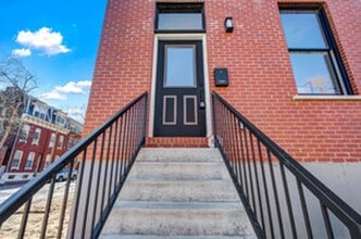 Building Photo - 1000 Barton St