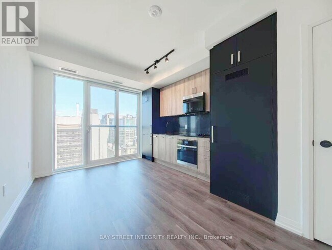 Photo du bâtiment - 280-1280 Dundas St W
