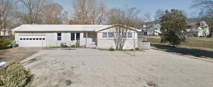 Building Photo - 1005 Willow Cove Cir SE