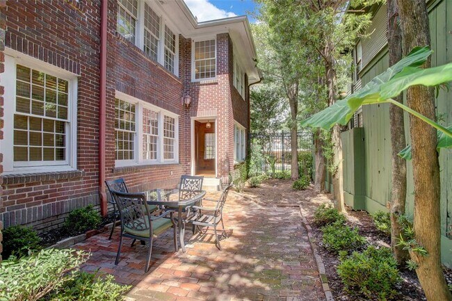 Building Photo - 414 Avondale St
