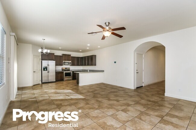 Building Photo - 5535 E June St