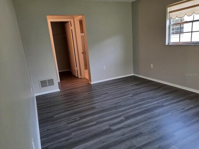 Building Photo - 13016 Serpentine Dr