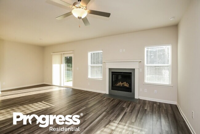 Foto del edificio - 5856 Hackberry Ln