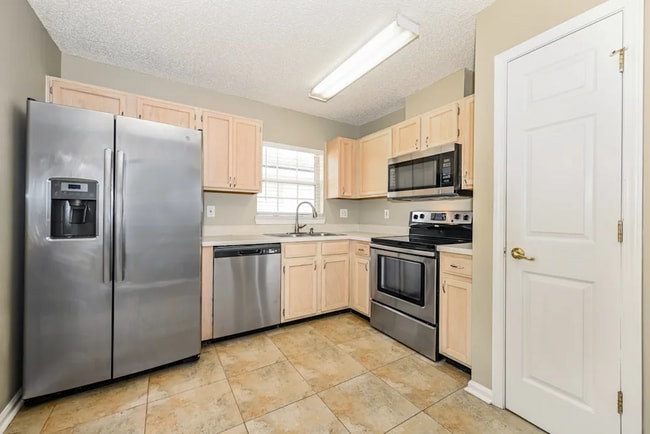 Building Photo - 13758 Sea Mist Dr