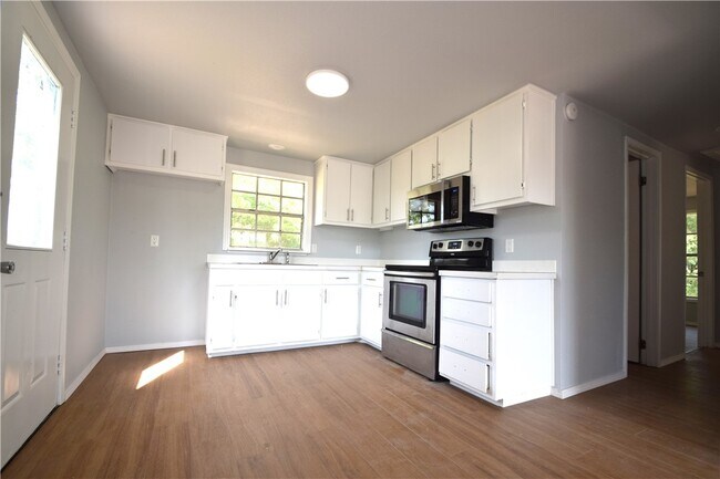 Building Photo - 10655 Keller Rd