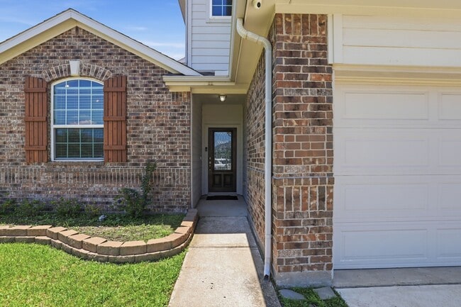 Foto del edificio - 4522 Cres Lake Cir