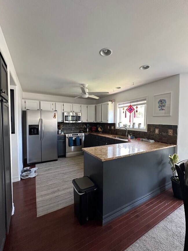 Foto del edificio - 850 Mountain View Dr