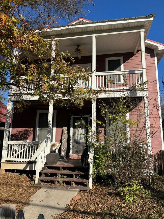 Foto del edificio - Awesome Townhome On Barber St.!