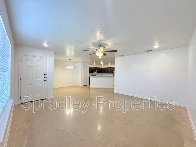 Foto del edificio - 9130B Winding Ct