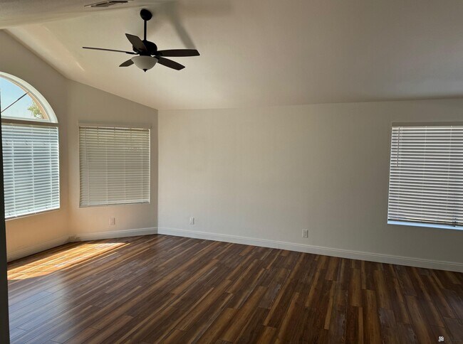 Foto del edificio - 3648-3614 W 14th St