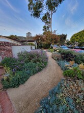 Building Photo - 360 Aster St