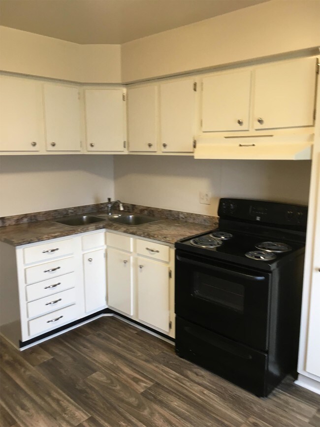 Building Photo - 6500 Carefree Ln