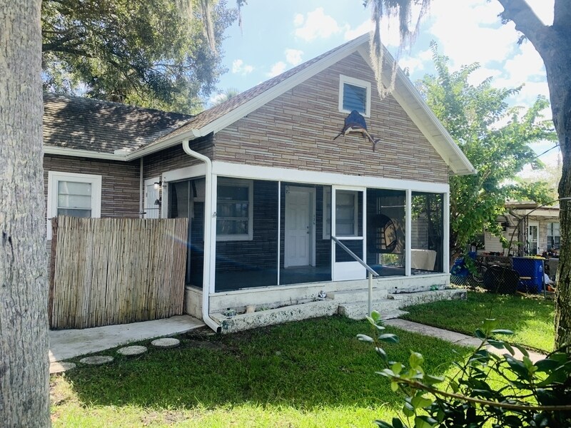 Primary Photo - 136 W Pine Bluff St