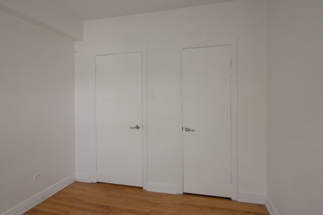 Building Photo - 10 Av. Rosemount
